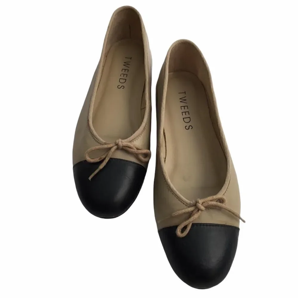 Tweeds Made in Brazil Two-Tone Ballerina with Front Bow Shoes in Size 7.5B